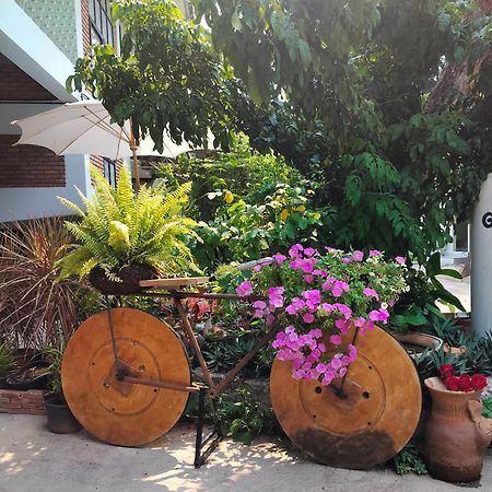 Aparthotel Oldy De Garden Chiang Mai Zewnętrze zdjęcie