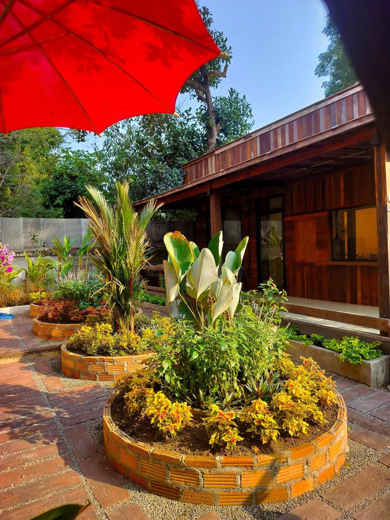 Aparthotel Oldy De Garden Chiang Mai Zewnętrze zdjęcie